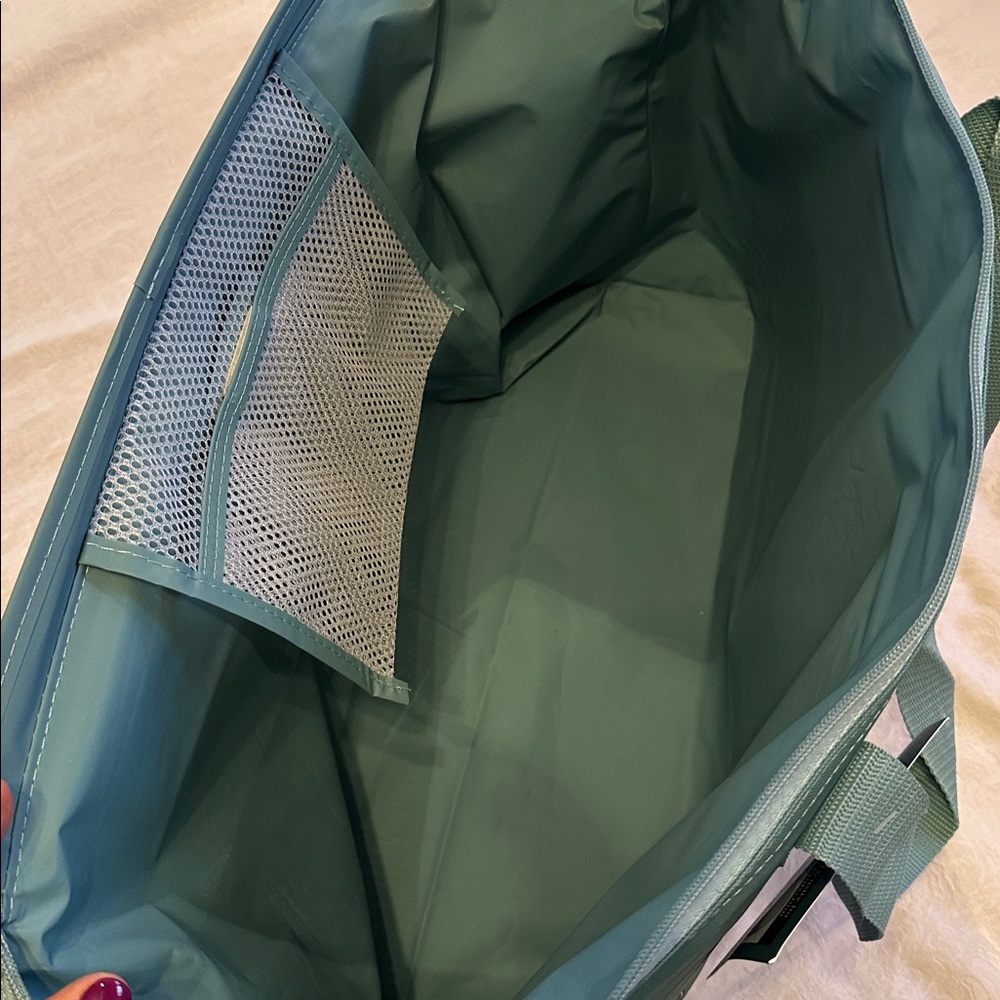 Trader Joe’s Insulated Grocery Bag Limited Edition 8 Gallon Sage Green - Picture 2 of 10